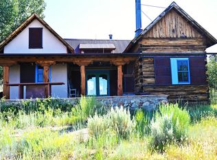 20 Groffman Rd, Regina, NM 87046