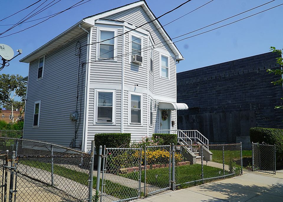 1st image of 10709 157th St