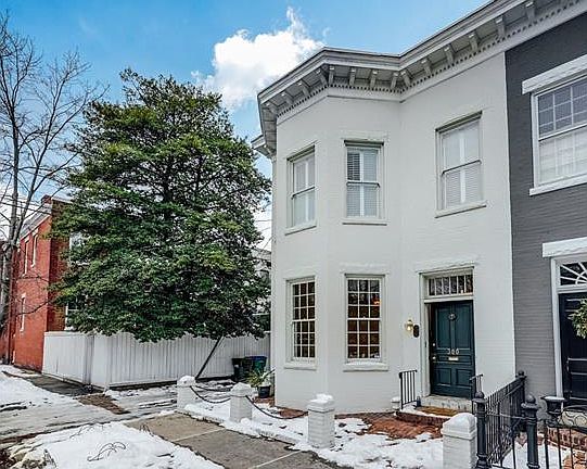 3rd image of 300 W Allen Ave
