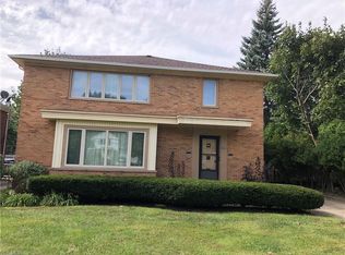 2996 Warrensville Center Rd, Shaker Heights, OH 44122