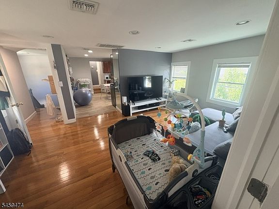 2nd image of 222 Boston Ave