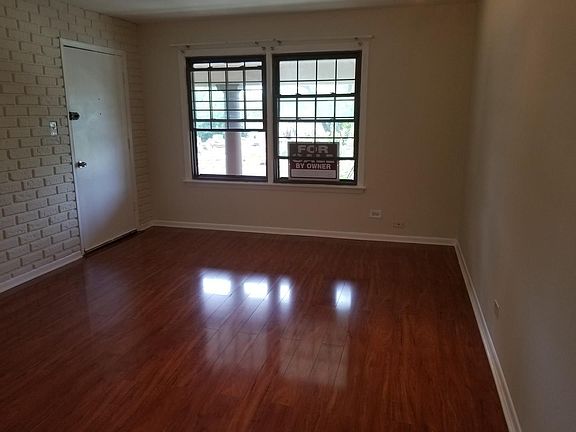 5th image of 203 Washington Sq APT C