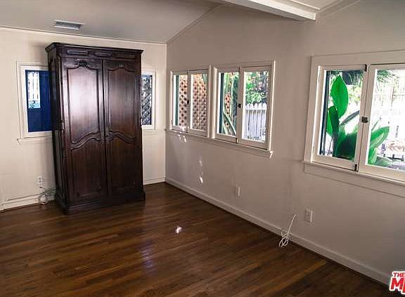 3rd image of 10310 Seabury Ln