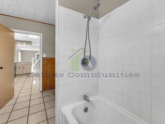 5th image of 506 W Coffren St