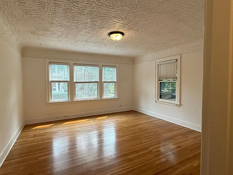 2235 NW Johnson St — Photo 9