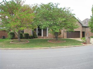 4226 Greenbriar Dr, Nixa, MO 65714