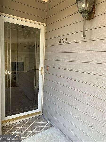 1st image of 401 Bainbridge Dr