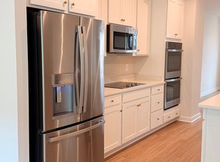 2108 Acadia Rd, Herndon, VA 20170