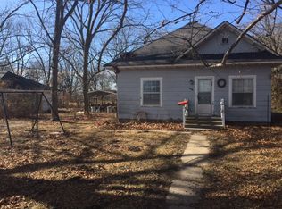 706 S 4th St, Arma, KS 66712