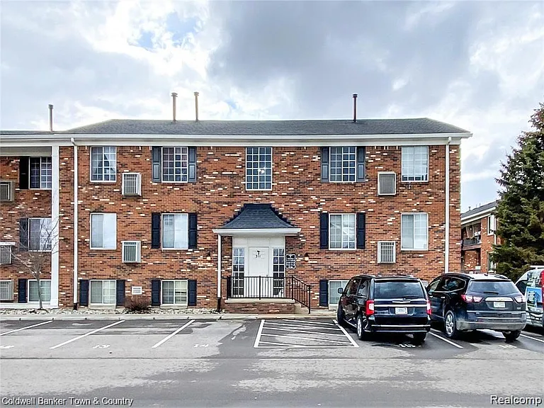 311 W Highland Rd #T16 — Photo 1