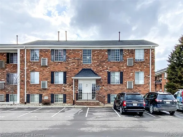 311 W Highland Rd APT T16, Howell, MI 48843