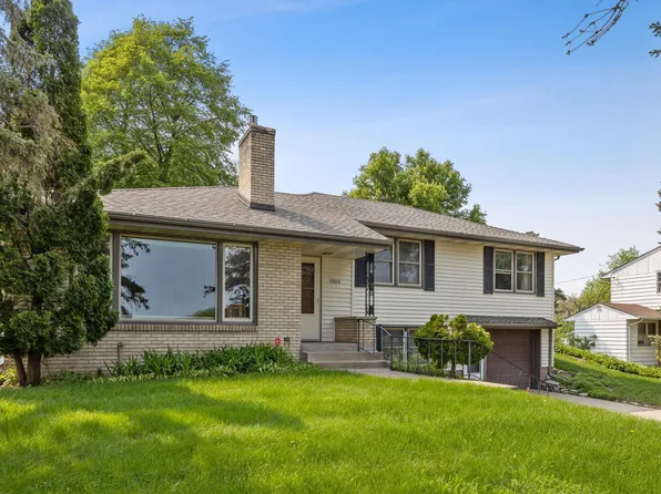1905 Fairview Ave N, Falcon Heights, MN 55113