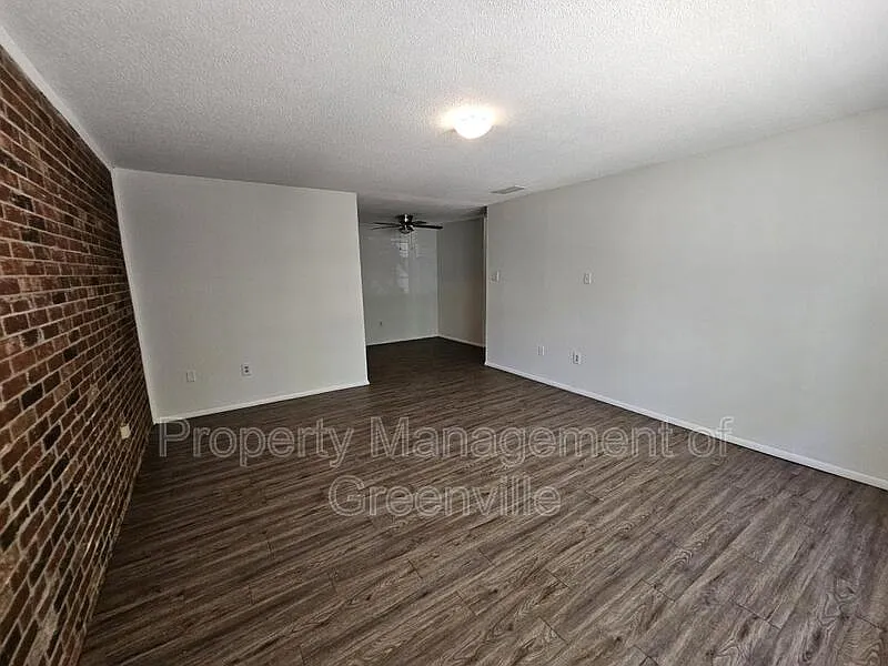 1 bed, 1.0 bath, 810 sqft, $799 — Photo 3