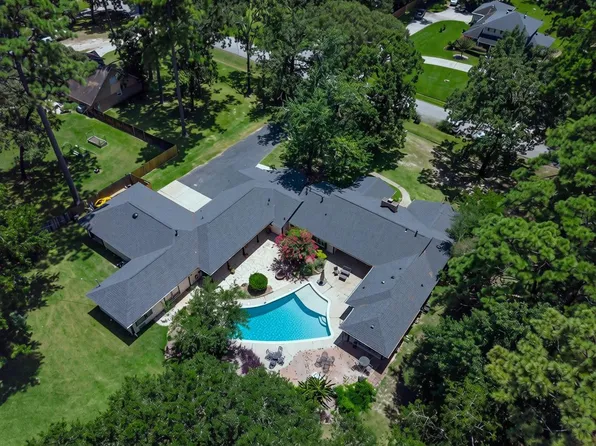 1401 Magnolia Ln, Humble, TX 77339