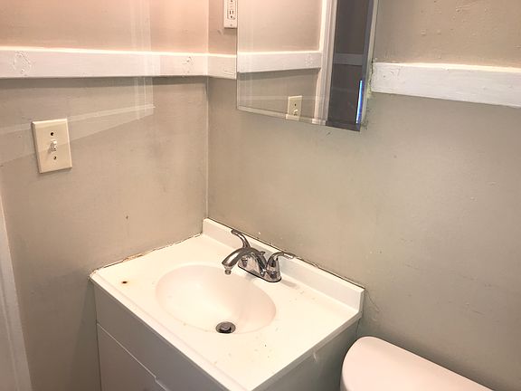 3rd image of 602 N Pennsylvania Ave #2