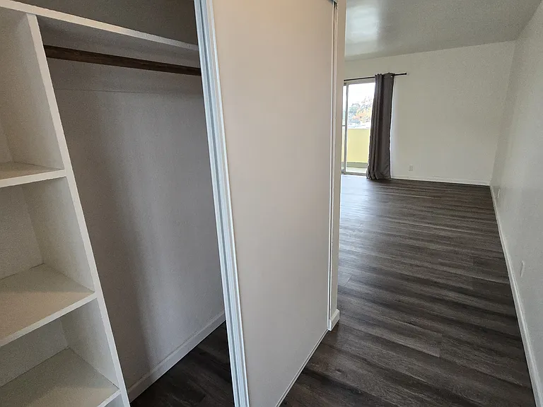 3555 Maple Ave #5 — Photo 13