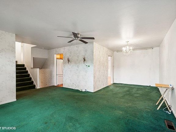 4th image of 129 Windsor Dr