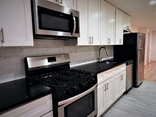 Rented by Strikes Realty LLC | media 4