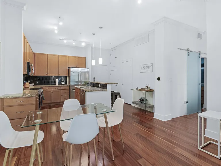 129 Walnut St #105 — Photo 13