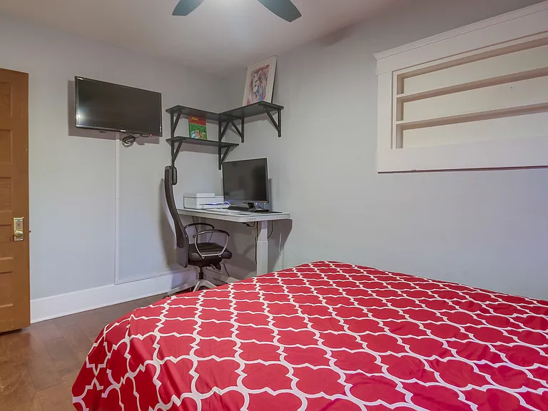 1511 Gregory St — Photo 43