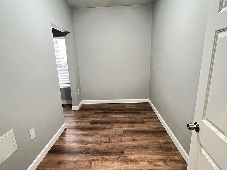 31 Ridgeway St #1 — Photo 15