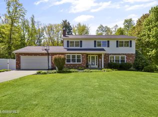 11 Imperial Ln, Ballston Lake, NY 12019