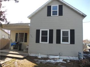 396 26th St, Marion, IA 52302