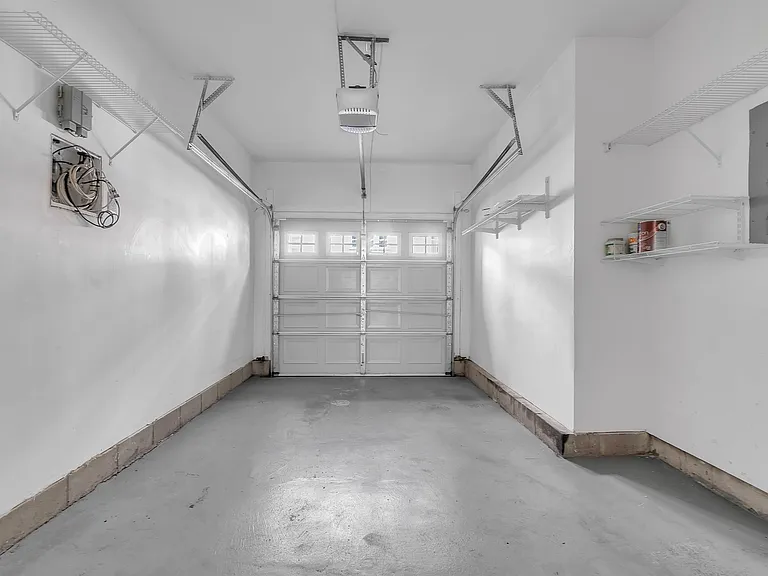 451 Albany Ct — Photo 34