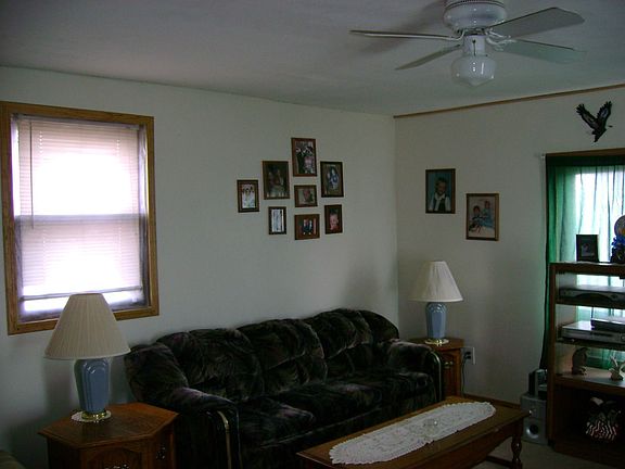 3rd image of 610 Orr St
