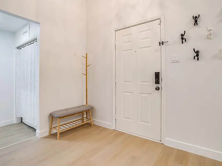 7851 Maiden Ln — Photo 25