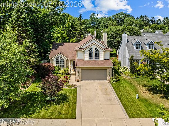 3rd image of 321 Forestview Dr