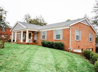 240 Suburban Rd, Knoxville, TN 37923