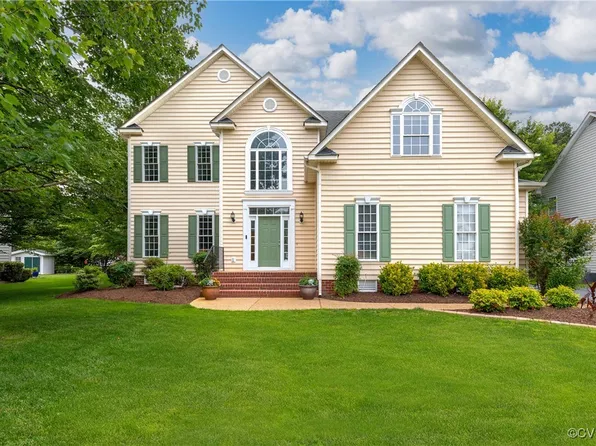 8940 Kings Charter Dr, Mechanicsville, VA 23116