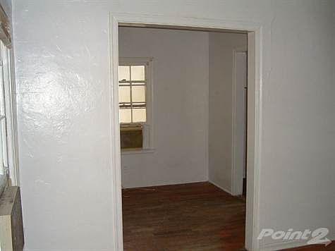 1215 E. 54th Street 002