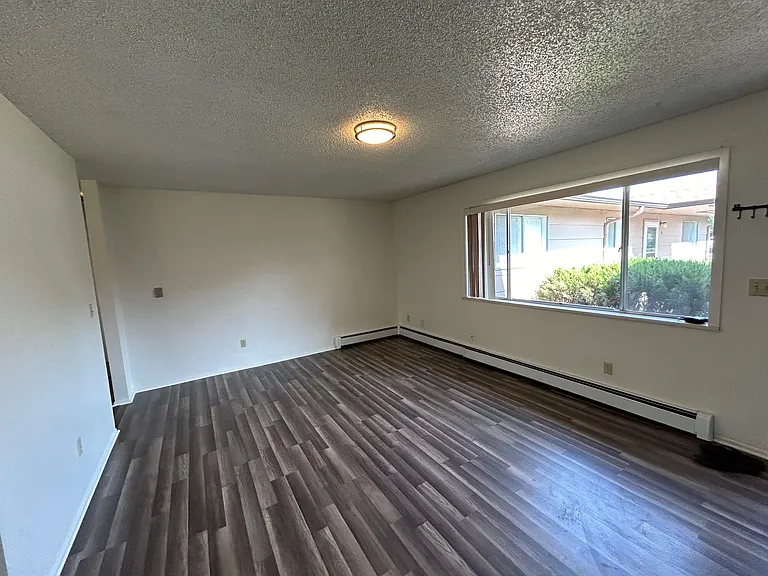 441 Independent Ave #3 — Photo 2