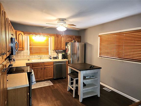 3rd image of 2316 Meadow Trl