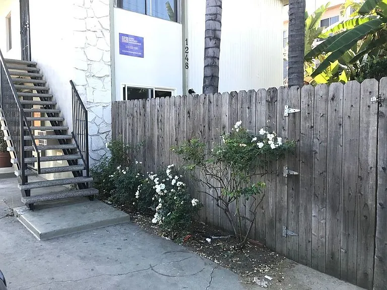 1248 N Las Palmas Ave #6 — Photo 1