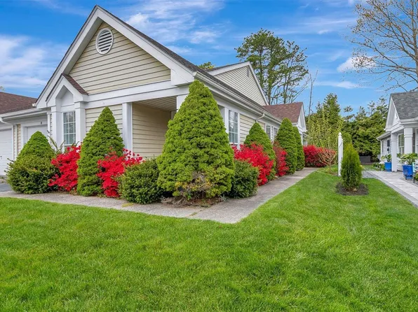 18 Milleridge Court #18, Ridge, NY 11961