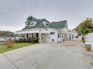 337 Depot St, Blue Ridge, GA 30513