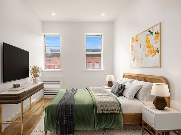 3rd image of 305 E 83rd St APT 5C