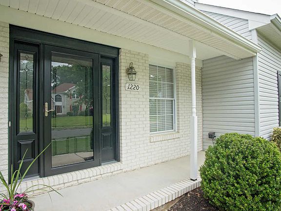 3rd image of 1220 Wilkinson Dr