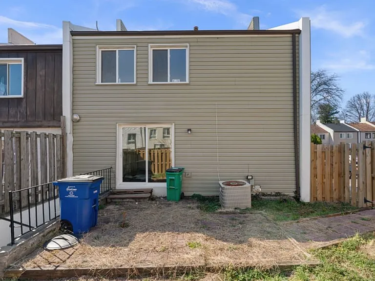 10289 Daystar Ct — Photo 13