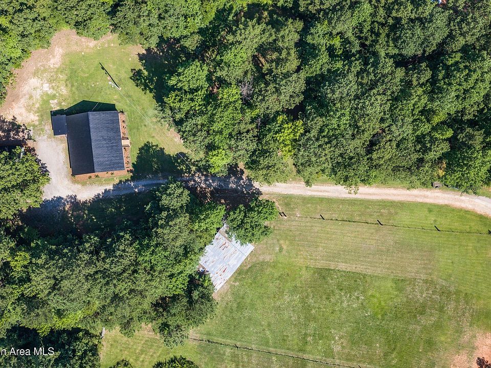 1st image of 121 Tumlin Rd