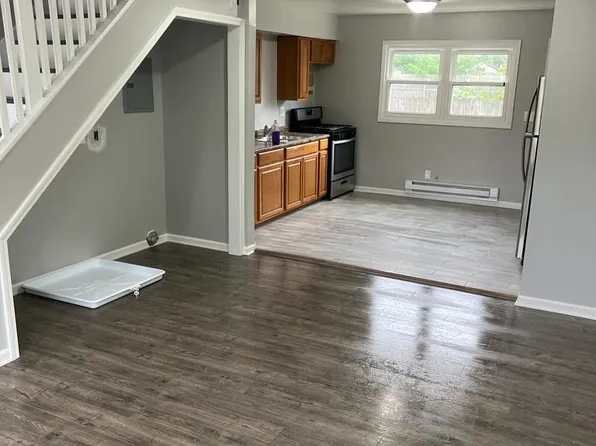 304 Hankes Ave #1, Aurora, IL 60505