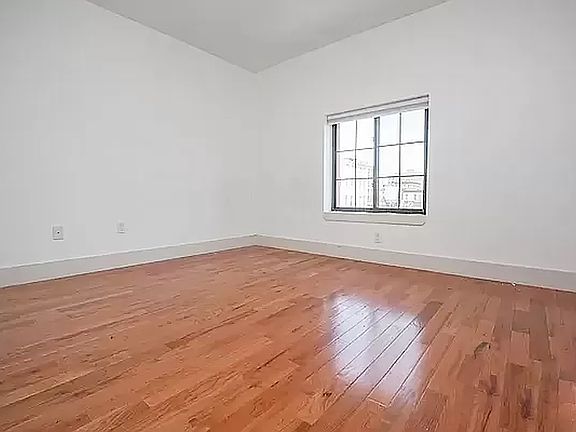 4th image of 218 Boerum St APT 3L