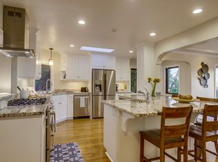 1966 Titus St, San Diego, CA 92110