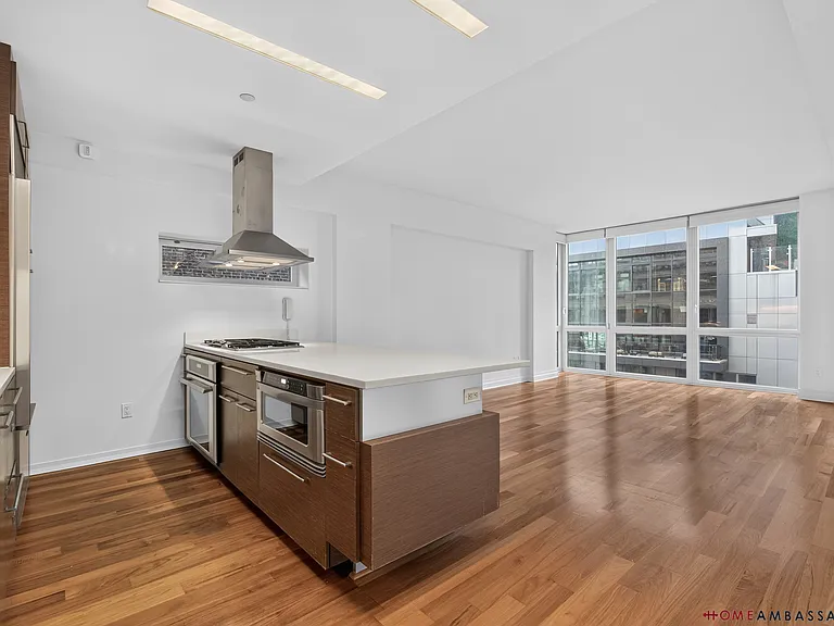 39 E 29th St #20C — Photo 3