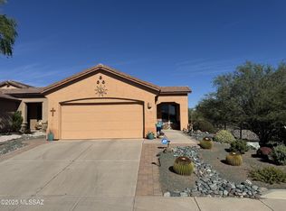 466 W Chardin Dr, Green Valley, AZ 85614