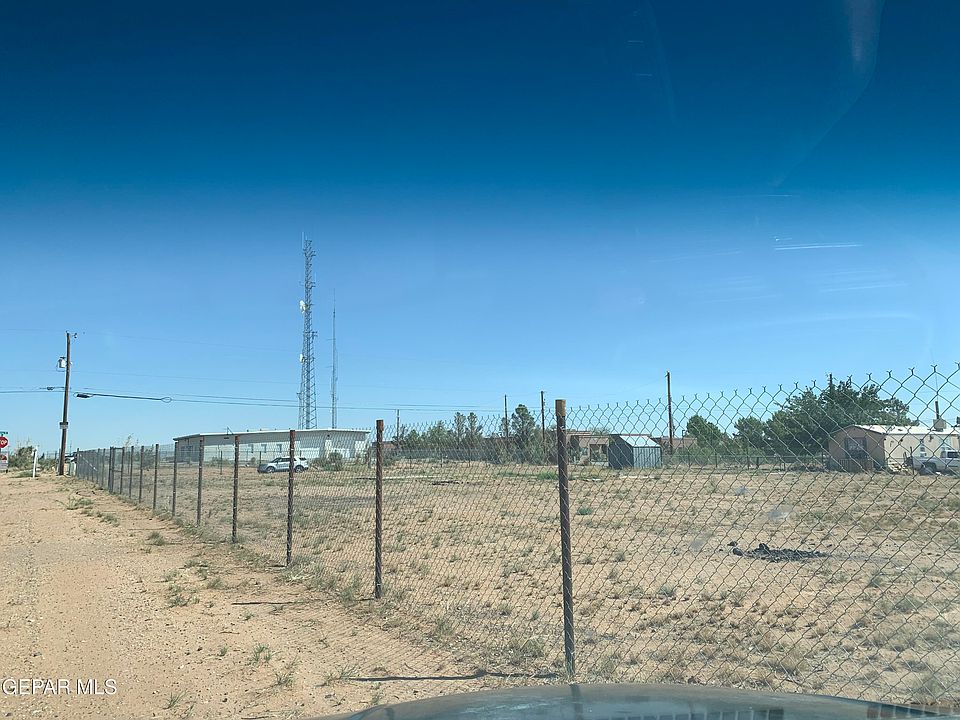 2nd image of 501 E Lisa Dr
