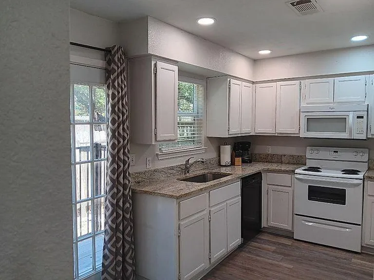 8402 Fathom Cir #107 — Photo 4